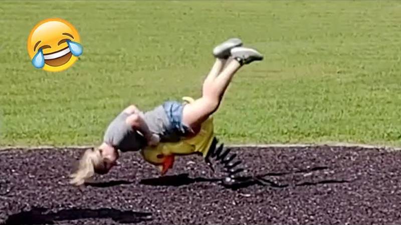 Смешные и неожиданные жизненные неудачи Попробуй не смеяться смотреть онлайн