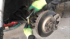 Замена рулевых наконечников на Mitsubishi ASX Мицубиси АСХ 1,8 2013 года