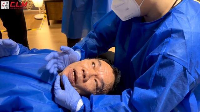 Jaw adjustment (TMJ) after clm tit tar is performed by Master Chris Leong смотреть онлайн