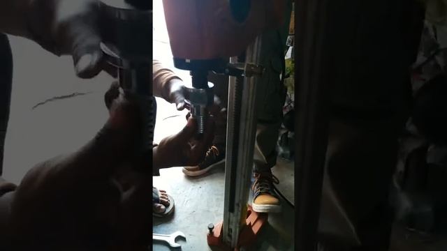 HILTI DD 120 WORKABLE WITH UNC 1-1/4" CORE DRILL BITS смотреть онлайн
