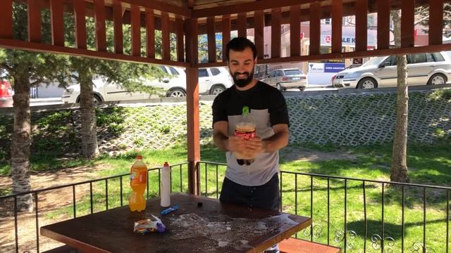 Experiment: Coca Cola & Mentos & Fanta Deneyi смотреть онлайн