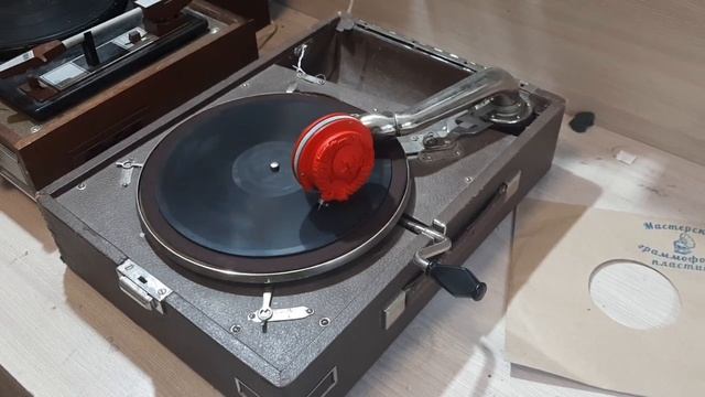 Впервые на граммофоне. Песня о Киришах. Эдуард Хиль. смотреть онлайн