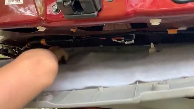 Taillight Bulb Replacement (Tailgate) смотреть онлайн