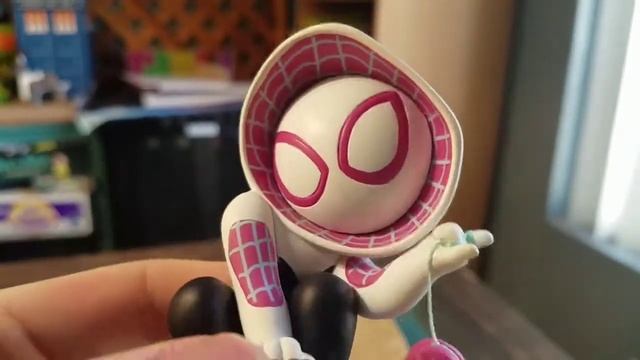 Spider Gwen Gentle Giant Spiderman Skottie Young Marvel Statue Review смотреть онлайн