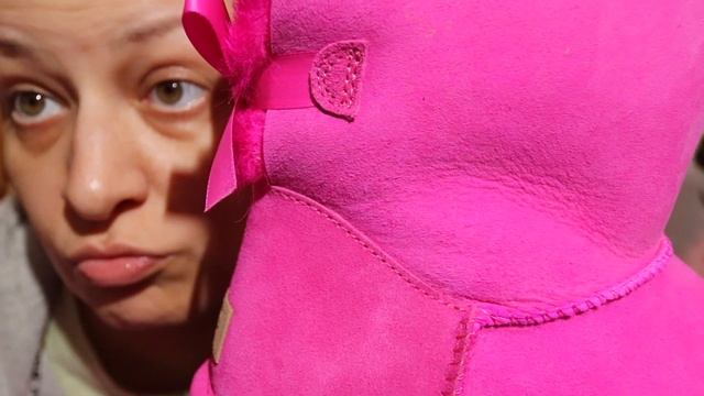 UGG MINI BAILEY BOW II PINK FROM VS PINK смотреть онлайн