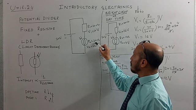 O-Level Physics Unit 24 - Potential Divider with LDR (Light Dependent Resistor) & One Fixed Resisto смотреть онлайн
