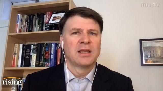 Ryan Grim DISMANTLES Media Smears Of Tara Reade смотреть онлайн