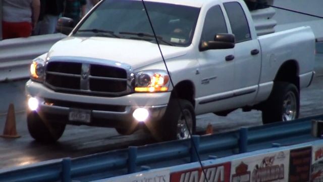 Lancaster speedway Dodge Cummins Ran 7.39 spinning off the line Gambino смотреть онлайн