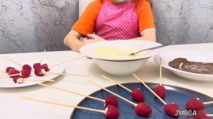 Готовим малину в шоколаде