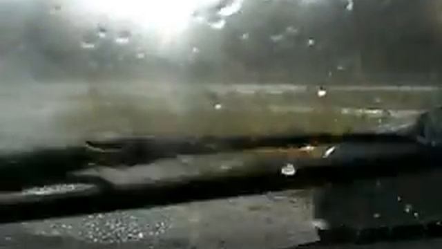 В машине под градом смотреть онлайн