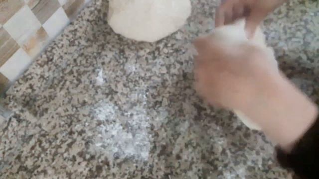 AYNI ANDA İKİ ÇEŞİT EKMEK (ZEYTİNLİ, KURU DOMATESLİ VE CEVİZLİ EKŞİ MAYA EKMEĞİ) смотреть онлайн