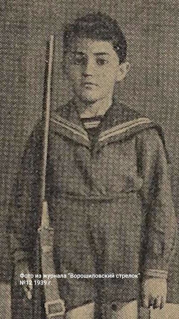 В семь лет он стрелял лучше взрослых! Юный снайпер. Юный ворошиловский стрелок! смотреть онлайн