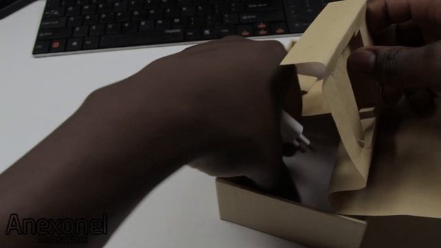 Unboxing - Doogee DG800 Valencia -Back Touch- Cheapest Phone with Kit Kat (4.4.2) смотреть онлайн