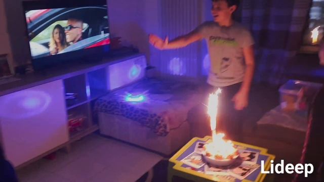 Happy birthday - Compleanno - Cake Happy birthday - torta del compleanno - Lideep смотреть онлайн