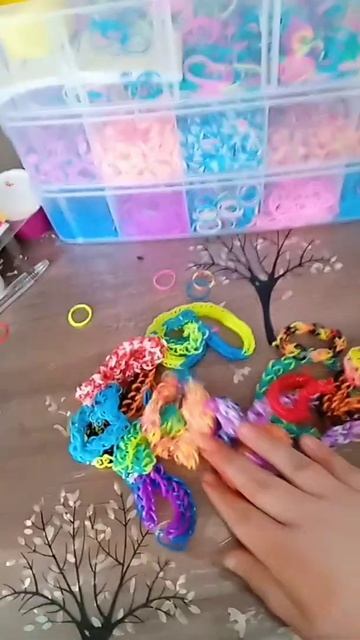 плету из резинок смотреть онлайн