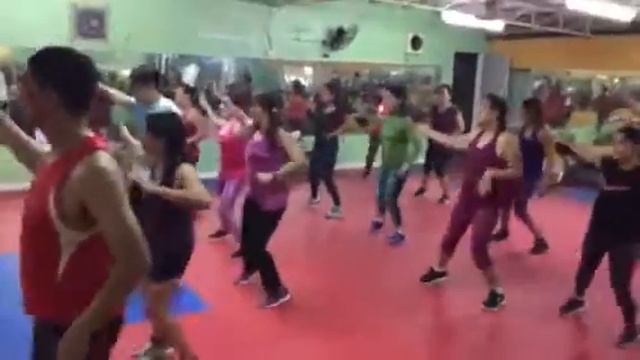Wed Zumba dance with Zin Keit (12-14-16) смотреть онлайн