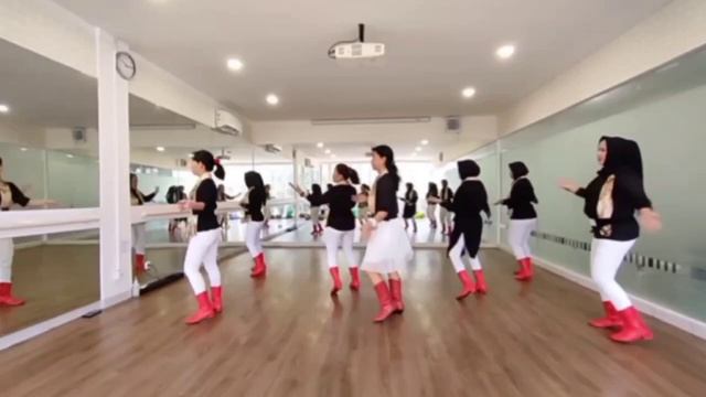 Sengko Sengko line dance/ Choreo Ella Mizza.Vera Chan ILDI смотреть онлайн