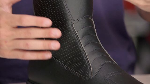 SIDI Traffic 2 Air Boots Review at RevZilla.com смотреть онлайн