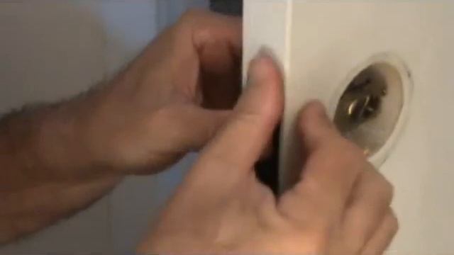 How to install a privacy door handle смотреть онлайн