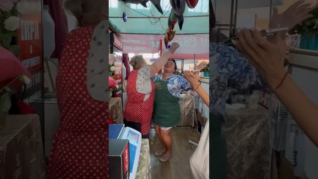 А так мы празднуем наш Праздник. День торговли.Привоз. Одесса смотреть онлайн