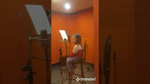 На большом воздушном шаре | наша первая запись в студии | Ангелина 4 года 6 месяцев | GELIYA смотреть онлайн