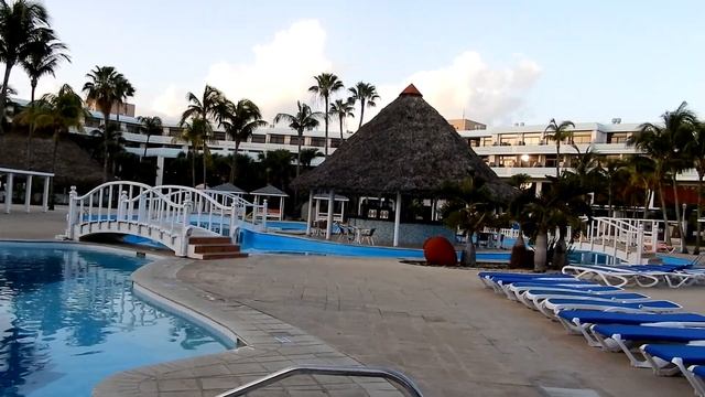 Sol Palmeras Varadero Cuba 2018 - Resort Tour - Pool - Beach - Nightlife смотреть онлайн
