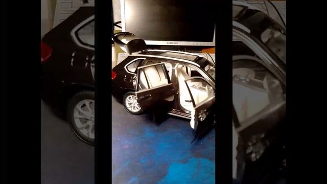 BMW M5 модель 1:18  подарок с Москвы