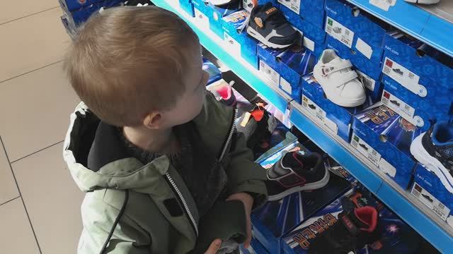 Цены на детскую обувь / Новые соседи (04.25)