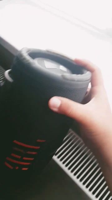 jbl xtreme 3!!! навалил басс на колонку друга!!! минус и блитуз!!! басс удивляет круто смотреть онлайн