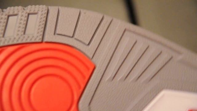 Детальный обзор Air Jordan III (3) Retro ''White Cement'' 2011 смотреть онлайн