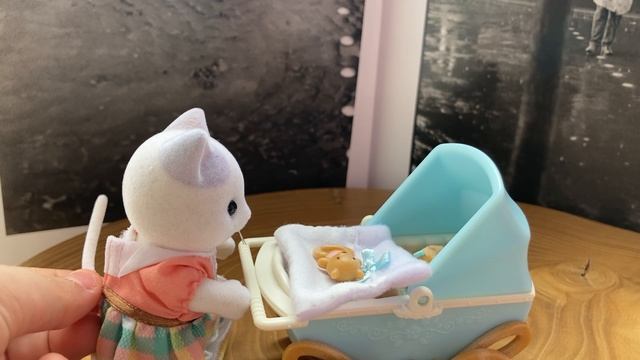 Сильваниан Фэмилис. Silvanian Families. Элфи, его братья и сестры и родители. Весёлые истории.