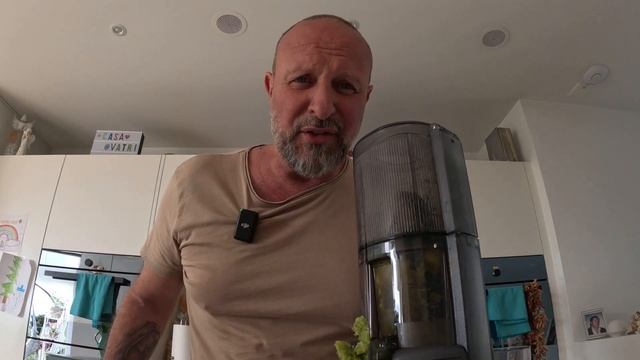 Exploring the Hurom H310A | Hurom Slow Juicer Review смотреть онлайн