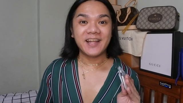 WHATS IN MY BAG? GIVE AWAY ALERT!!! смотреть онлайн