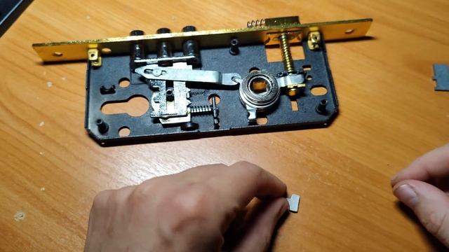 Сборка замка Avers 2210 / 60G смотреть онлайн