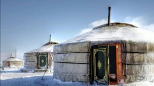 Жизнь северных кочевников зимой. Жизнь в уральских горах и в тундре. Полный фильм.