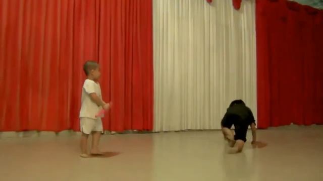 Пацан Нунчаки , Мальчику 5 лет смотреть онлайн