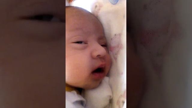 Как спить новорожденные Имран 😘 смотреть онлайн