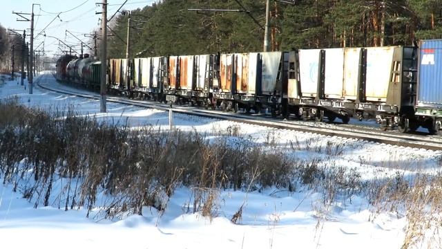 Электровоз 2ЭС6-485 "Синара" с грузовым составом смотреть онлайн