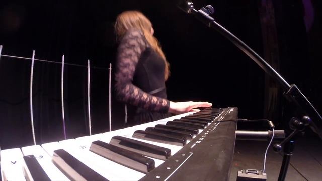 Live & Local - Lilah Rose смотреть онлайн