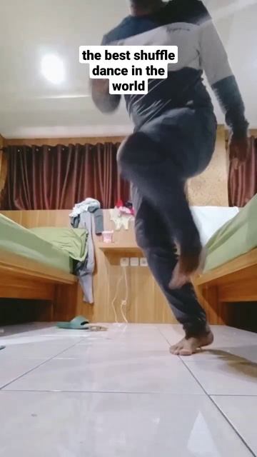 The Best Shuffle Dance In The World #shorts #dance #shuffledance #shuffle