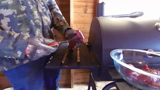 TGO | Preparing & Cooking Coyote Steaks смотреть онлайн