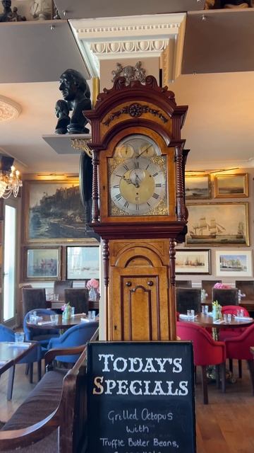 Исторический паб в Гринвиче #англия#паб#еда#английскаякухня смотреть онлайн