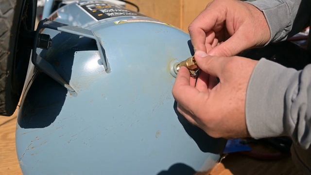 Replacing The Drain Valve on The McGraw Air Compressor смотреть онлайн