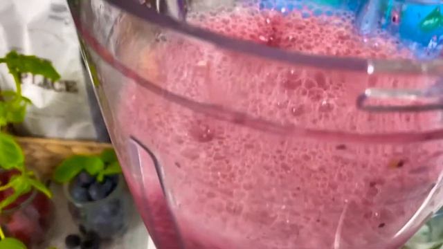 3 HEALTHY HOMEMADE LEMONADE Recipes | Berry Lemonade | Basil Lemonade | Orange Lemonade смотреть онлайн