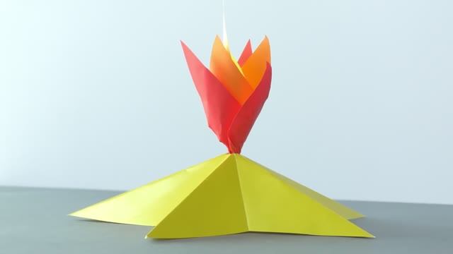 Вечный огонь из бумаги без клея на День Победы в школу и детский сад! Поделки к 9 мая своими руками! смотреть онлайн