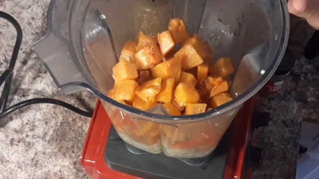 Vegan Butternut Squash Carbonara with Coconut Bacon and Sage смотреть онлайн