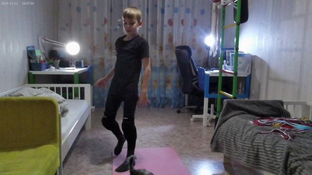 тренируюсь выполнять Рондат и Фляк