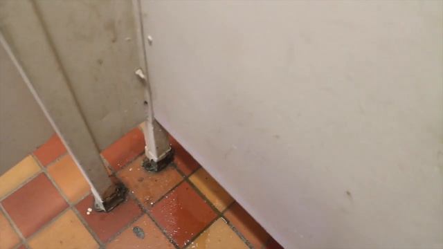 Peeing On People In The Hood Prank! (GONE WRONG) смотреть онлайн