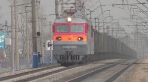 Локомотив ВЛ80-1385 в сцепке с грузовым составом РЖД | Железная дорога