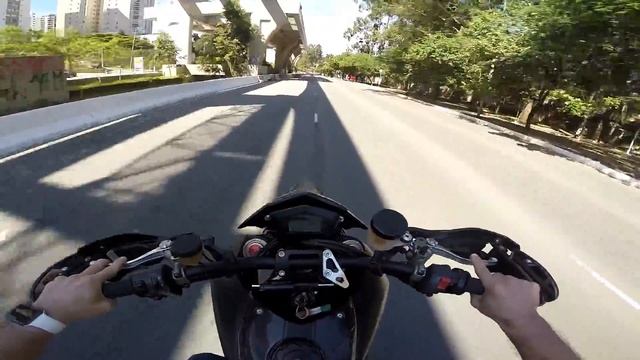 Ducati Hypermotard 1100S - Role Teste! смотреть онлайн